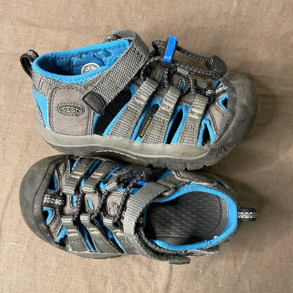 KEEN Kids Newport H2 Kids Unisex Sandals Waterproof Hiking Trekking 9